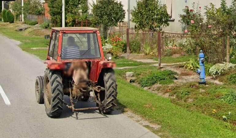 Vozač traktora pod utjecajem alkohola od 2,54 promila skrivio prometnu nesreću
