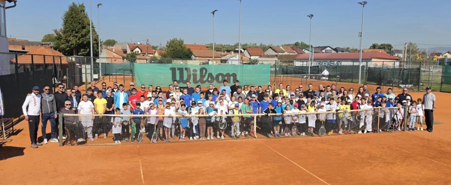 Turnir škola tenisa u Požegi okupio 80 mladih natjecatelja