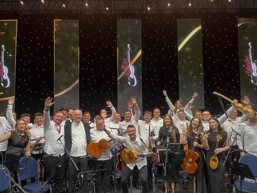 Članovi Kaptolačkog tamburaškog orkestra nastupili na jubilarnoj 20. Šokačkoj rapsodiji u Areni Zagreb