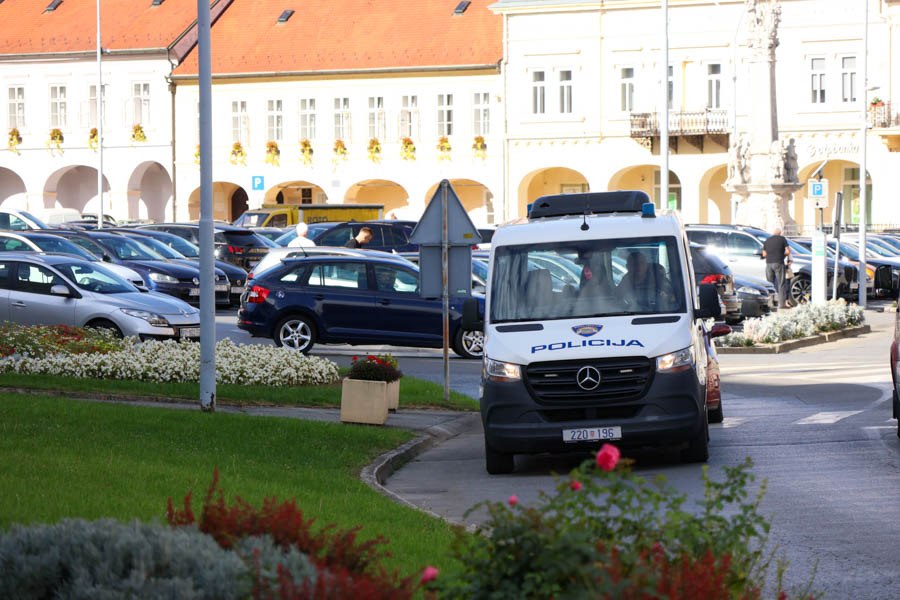 Dvije prometne nesreće u Požegi: Vozači napustili mjesta događaja
