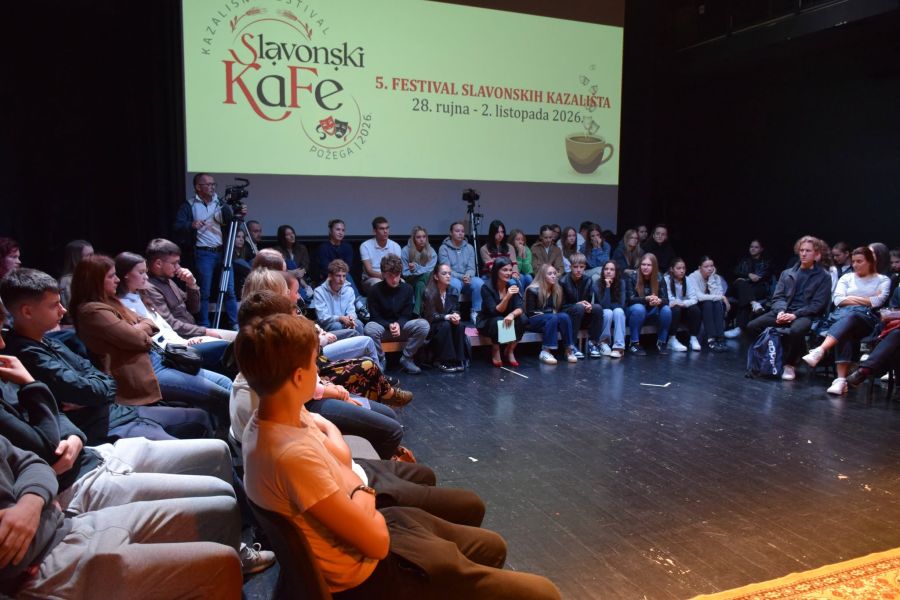 Peto izdanje Slavonskog KaFe-a započelo panelom „Slavonska kazališta – između publike, umjetnosti i stvarnosti“