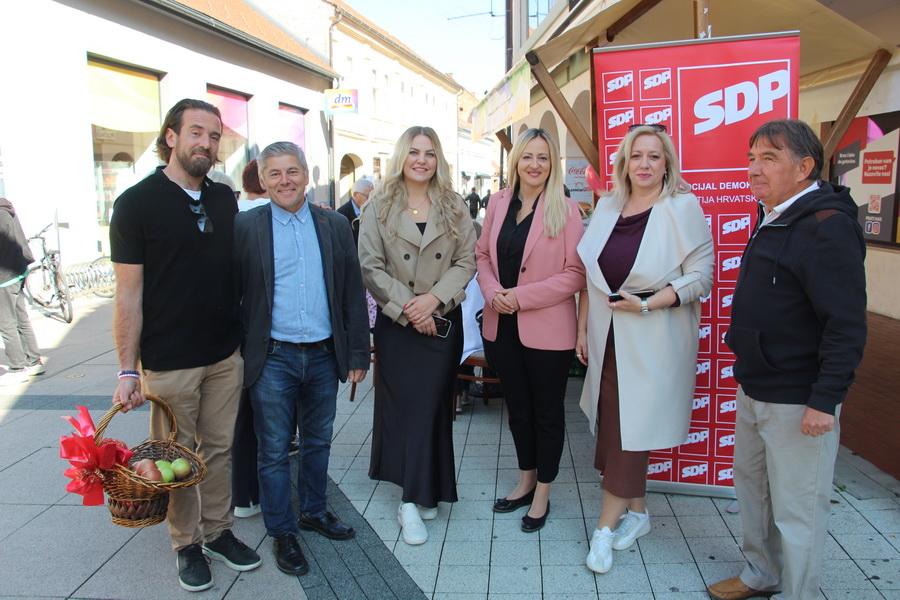 Gradska organizacija SDP-a Požega: Uoči Međunarodnog dana starijih osoba organizirali akciju mjerenja tlaka i šećera u krvi
