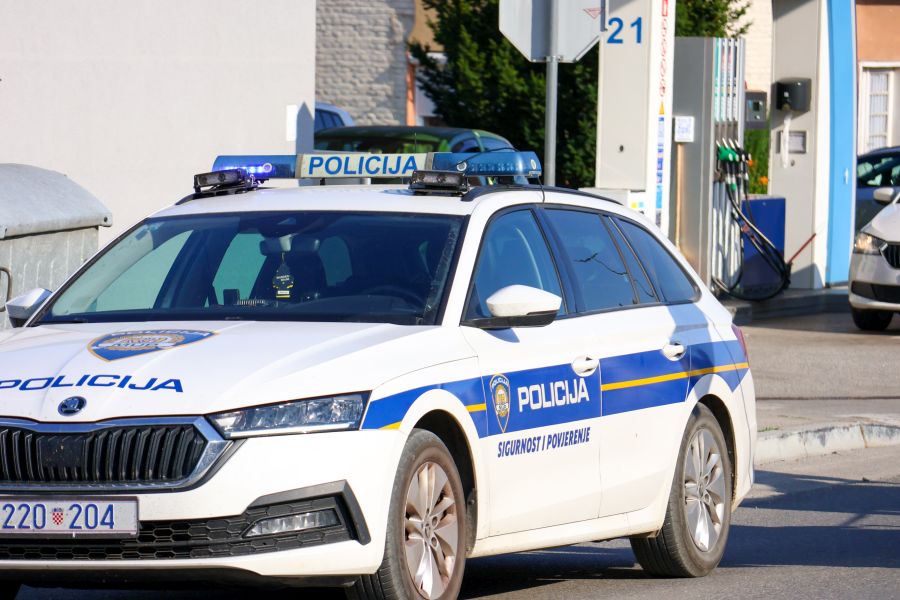 Dvojica muškaraca se sukobila verbalno i tjelesno, protiv obojice slijedi optužni prijedlog