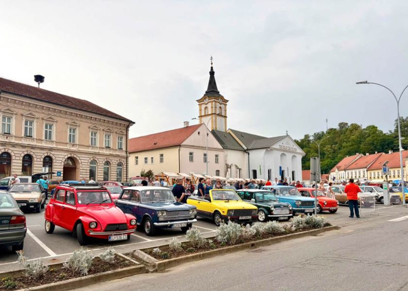 Požega ugostila 14. Oldtimer susret „Trophy Zlatnom dolinom“ i 25. Sajam antikviteta
