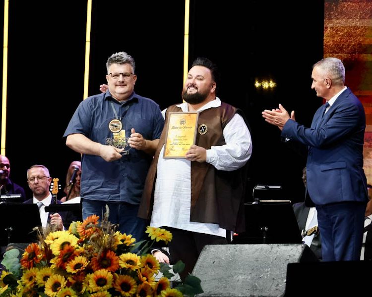 Jacques Houdek osvojio i žiri i publiku na finalnoj tamburaškoj večeri festivala Zlatne žice Slavonije