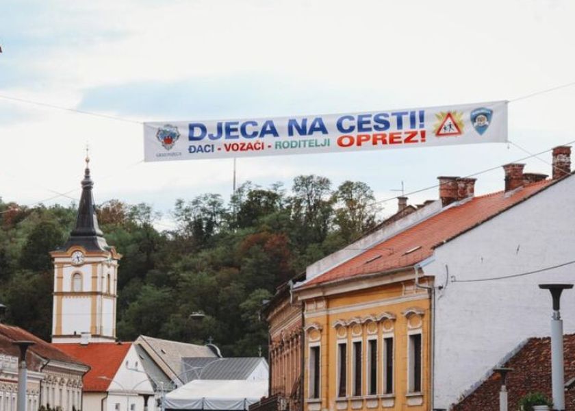 Počinje nova školska godina: Policija pojačano nadzire promet i sigurnost djece kroz akciju „Poštujte naše znakove“