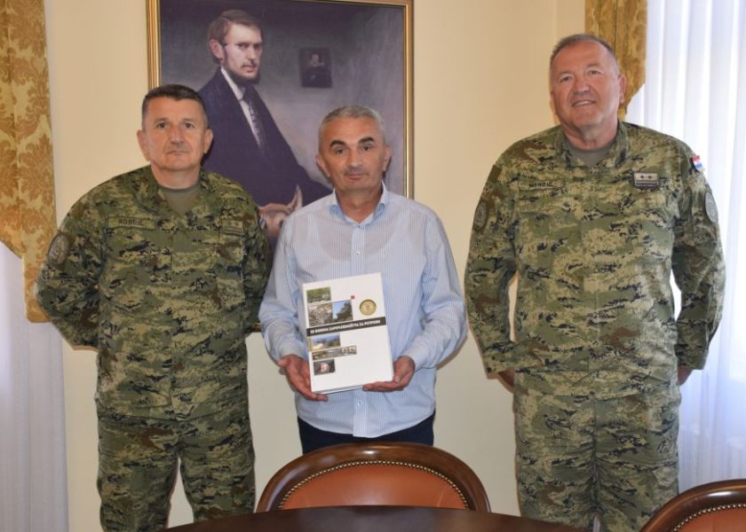 Gradonačelnik Miličević ugostio novog zapovjednika Vojarne 123. brigade HV-a pukovnika Ivicu Kordića i njegova zamjenika pukovnika Ivicu Mandića