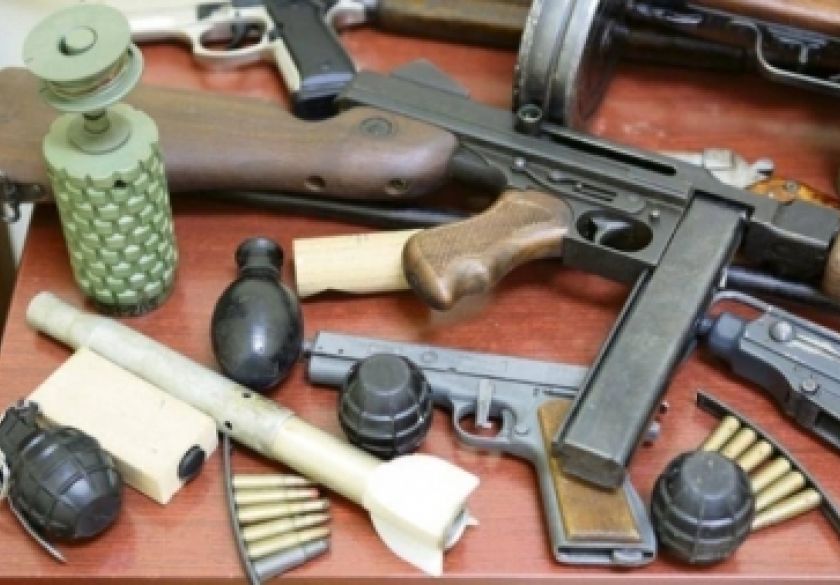 Dvije dragovoljne predaje 5 ručnih bombi, pištolja i 263 komada streljiva u Pakracu i Kutjevu
