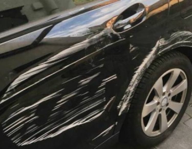 26-godišnji vozač uz alkohol od 1,82 promila obilazio biciklistu i udario u automobil iz suprotnog smjera - dobio smještaj u policiji