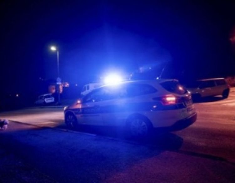 Četiri prometne nesreće, jedan bijeg vozača a 54-godišnjak u Požegi udario u betonsku kuglu za parkiranje a potom u stup javne rasvjete