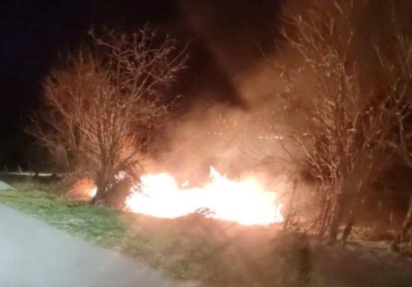 Požar na otvorenom prostoru suhe trave i niskog raslinja kraj naselja Sovski Dol