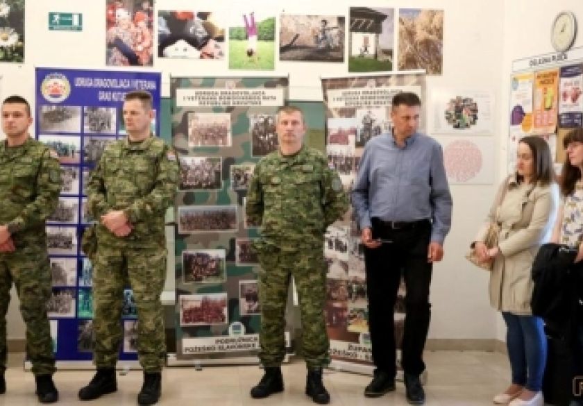 U Gimnaziji Požega otvorena izložba “Završna operacija oslobođenja Zapadne Slavonije” uz predavanje o oslobodilačkim operacijama