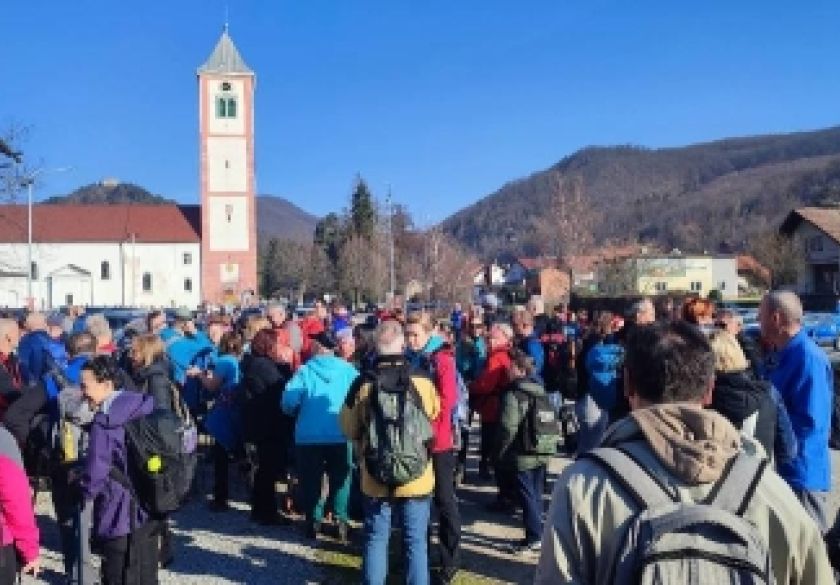 Uspješna „Srimušijada“ u Velikoj: Planinari uživali u proljetnom izletu i omletu sa srimušem