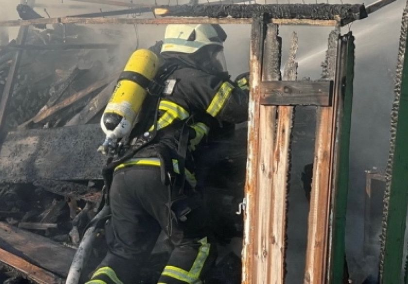 Došlo je do požara na krovištu obiteljske kuće 33-godišnjaka u Golom Brdu