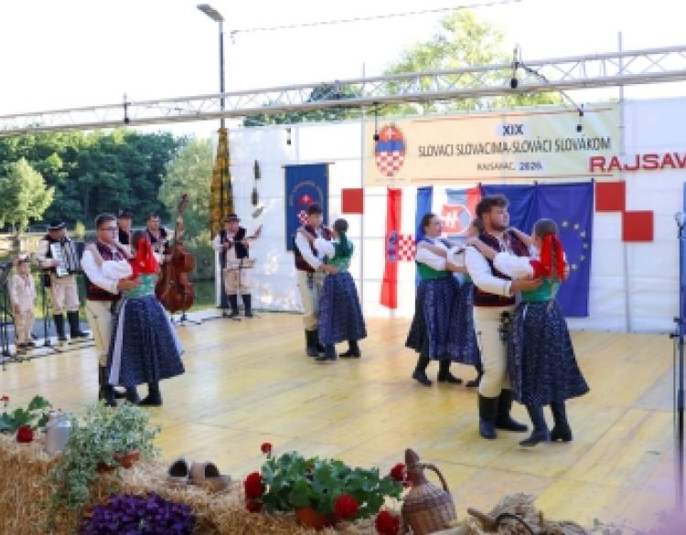 Održano 19. izdanje „Slovaci Slovacima“ u Rajsavcu: Folklor, pjesma i tradicija ponovno povezali zajednice