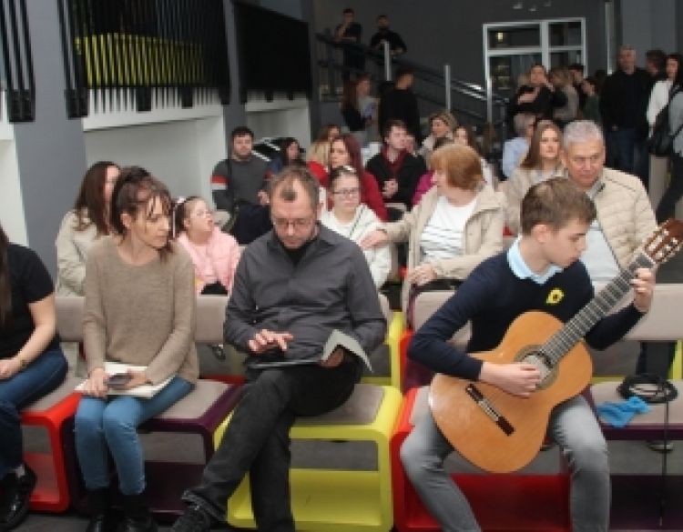 Povodom Svjetskog dana osoba s Downovim sindromom, Glazbena škola Požega tradicionalno organizira prigodni program
