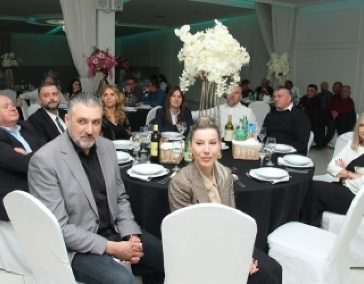 Na manifestaciju Zeleno - plavo došlo 200-njak obrtnika 21-og udruženja iz cijele Hrvatske - družili se uz požeške domaćine na Zeleno-plavoj večeri