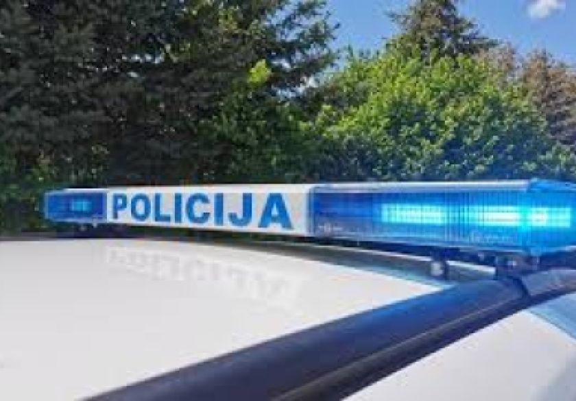 U posljednja 24 sata dogodile su se dvije prometne nesreće u Velikoj i Požegi u Dubrovačkoj ulici s koje je vozač pobjegao