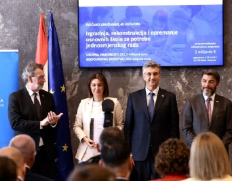 Županica Jozić uoči sjednice Vijeća za regionalni razvoj preuzela ugovore vrijedne 3,9 milijuna eura