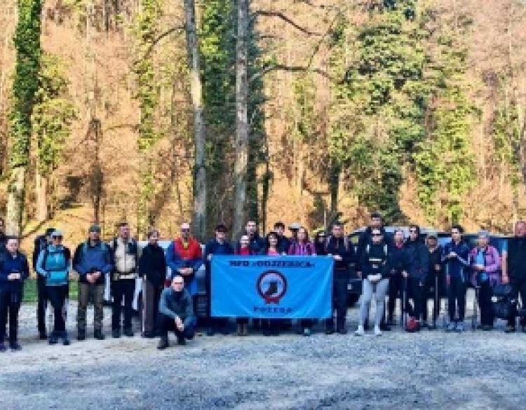 HPD Gojzerica Požega i polaznici 8. Planinarske škole na pohodu hrbtom Papuka uz terensko uvježbavanje vještina za boravak u prirodi