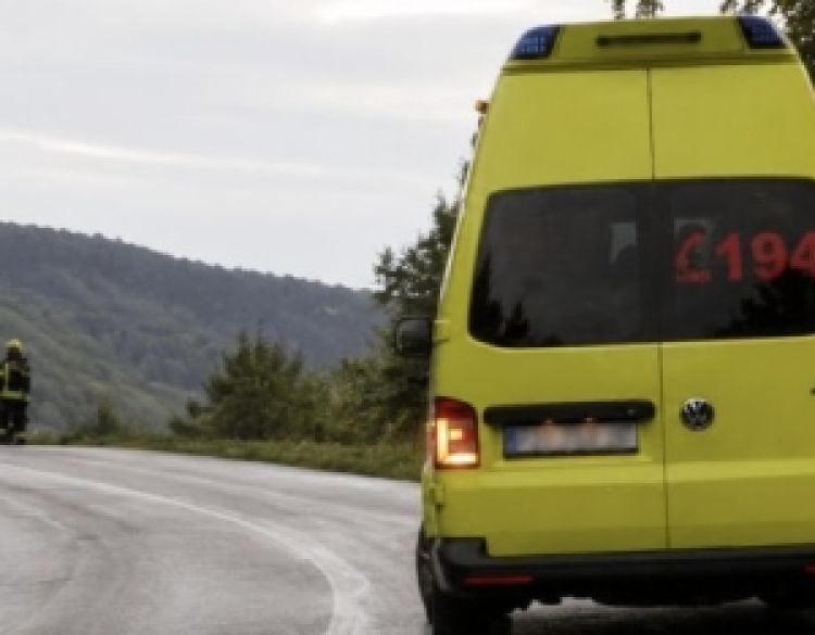 Zbog nedovoljnog razmaka izazvao nesreću kod Hrnjevca: Jedna osoba teško ozlijeđena