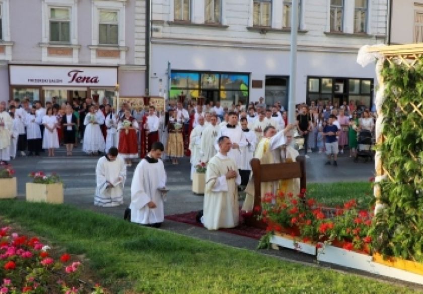 Svetkovina Presvetog Tijela i Krvi Kristove – Tijelovo i procesija središtem grada Požege