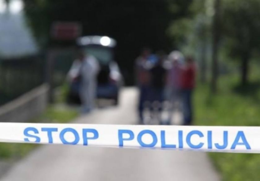 18-godišnjak u Kutjevu dolaskom do raskrižja u skretanju izgubio nadzor nad automobilom udara u bankinu i prometni znak - pobjegao je