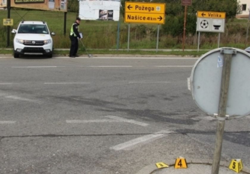 Opet česta prometna u raskrižju Osječke i Šokačke ulice - 42-godišnja vozačica skrećući ulijevo nije propustila vozilo 72-godišnjaka u kojemu su 2 osobe ozlijeđene