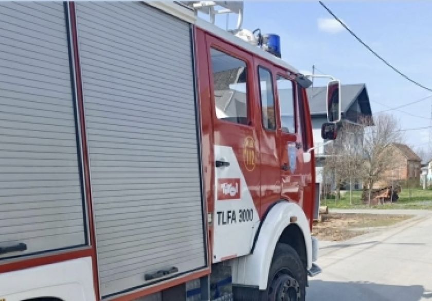 Požar izbio u obiteljskoj kući u Frkljevcima