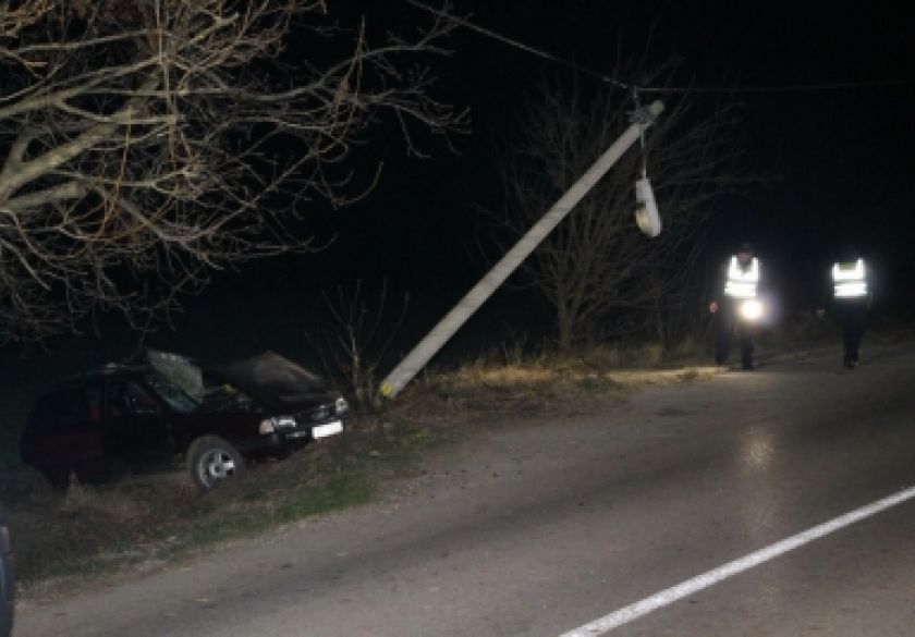 Noćas pod utjecajem alkohola od 1,96 promila 26-godišnjakinja u Biškupcima osobnim automobilom sletjela s kolnika i udarila u betonski stup