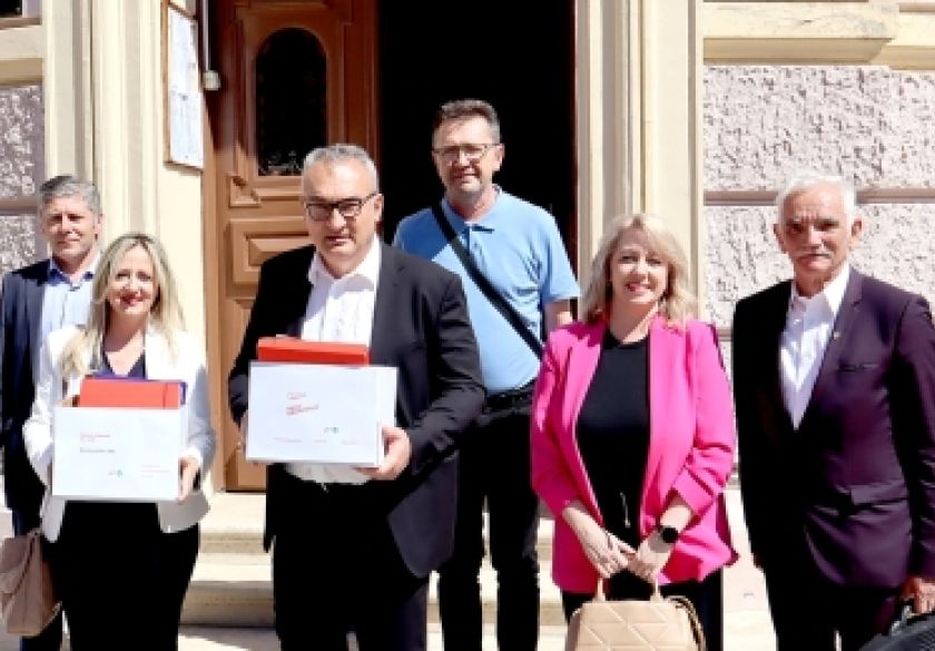 Kandidature predali i kandidati SDP-a - Mitar Obradović za požeškog gradonačelnika a Martina Vlašić Iljkić za županicu