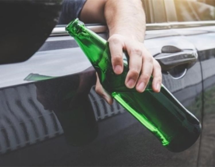 57-godišnjak vozio uz alkohol od 2,30 promila i bez važeće vozačke skrivio prometnu nesreću kod Skenderovaca u kojoj je ozlijeđen