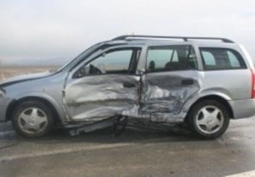 3 prometne nesreće u Traparima i Požegi a u Migalovcima 24-godišnji vozač prešao u drugi trak i sudario se s vozilom 59-godišnjaka