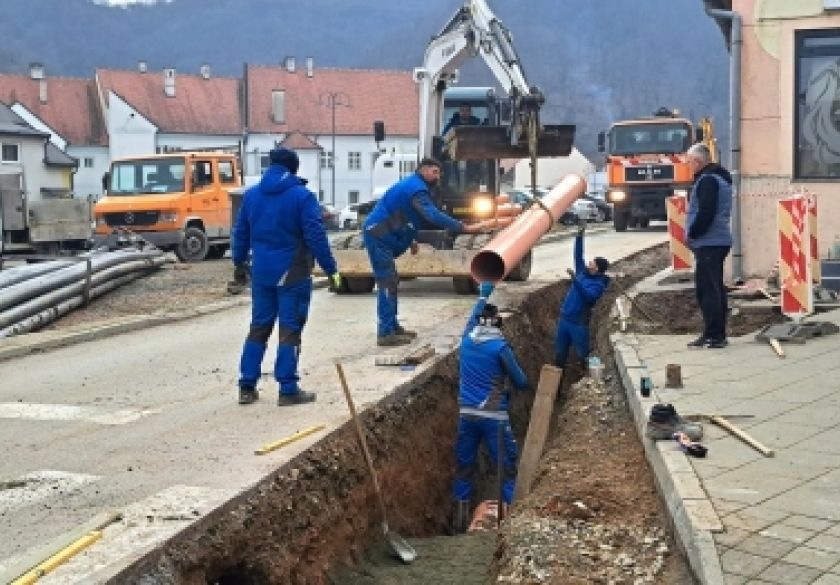 Krenula izgradnja novog križanja ulica Sokolove i Matice hrvatske u Požegi s kružnim tokom i pješačkim i zelenim površinama