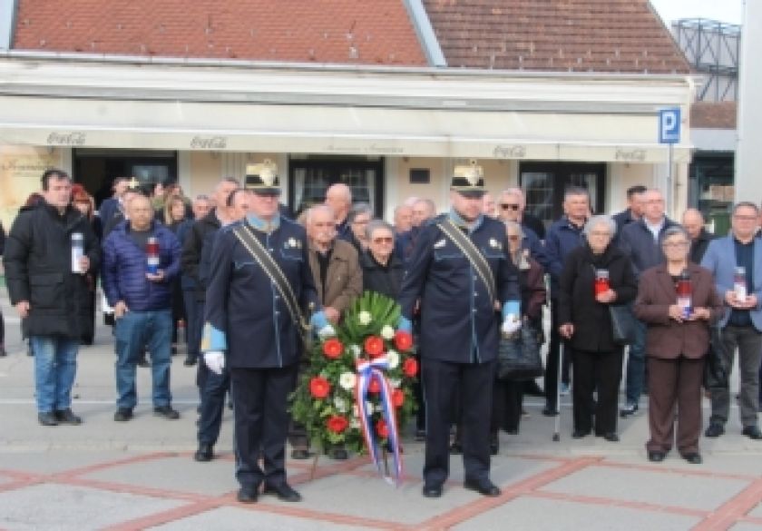 Uz Dan grada Požega i Grgurevo položeni vijenci za poginule hrvatske branitelje u Domovinskom ratu