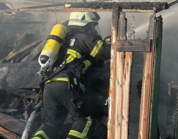 Došlo je do požara na krovištu obiteljske kuće 33-godišnjaka u Golom Brdu