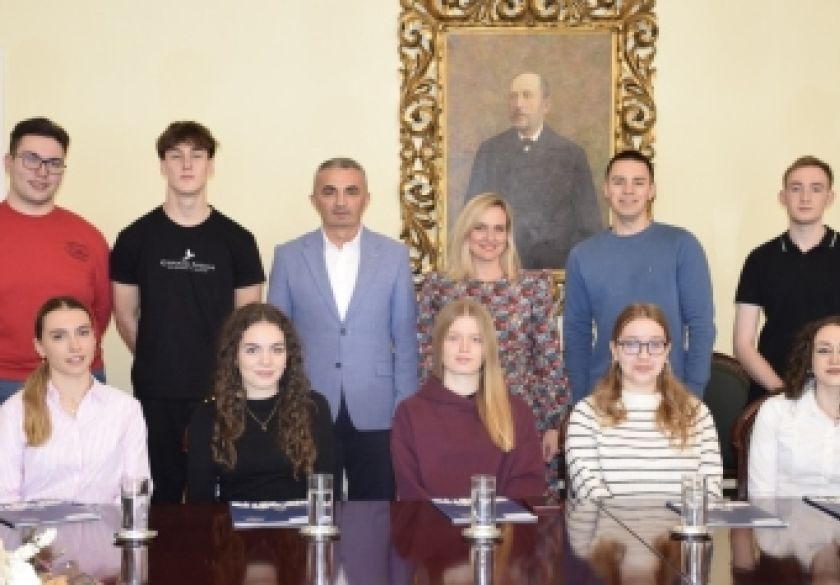 Grad Požega nastavlja sa stipendiranjem darovitih učenika srednjih škola - 11 novih stipendija