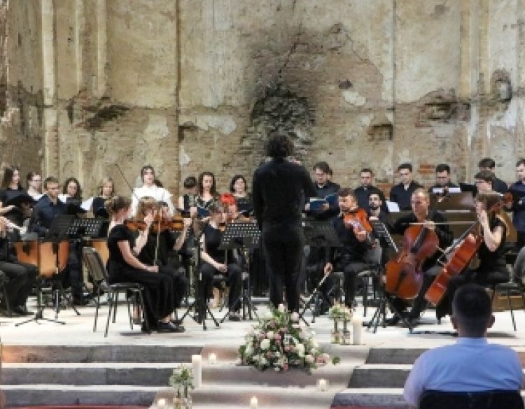 Održano deveto izdanje koncerta klasične glazbe „Tu es Petrus“ - uz orkestar nastupili zbor i solisti