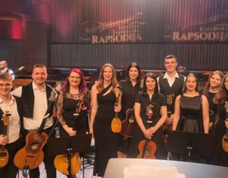 20-godina Slavonske rapsodije 100 tamburaša - Kutjevački tamburaši i ove godine zasvirali u Lisinskom