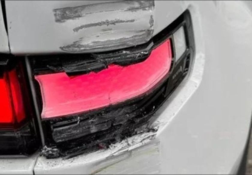 67-godišnji vozač u Pleternici vozilom udario u parkirani osobni automobil 33-godišnjakinje