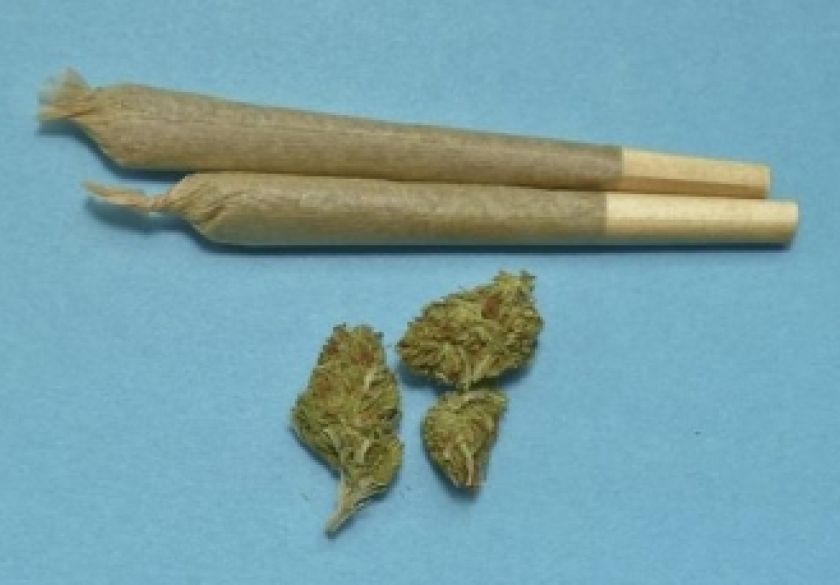 Noćas prilikom nadzora prometa zaustavili 26-godišnjaka u automobilu i pronašli cannabis marihuanu