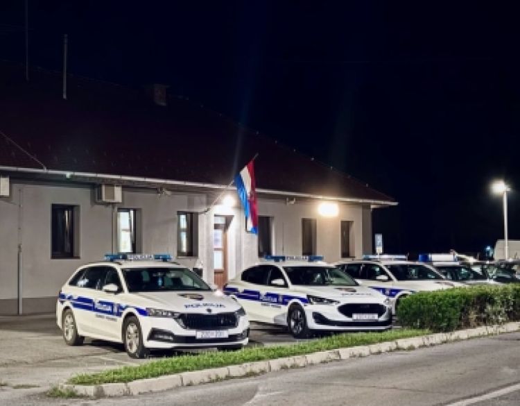 Pijani narušavali javni red u dva kafića: Jedan vikao, drugi djelatnicu polio pićem