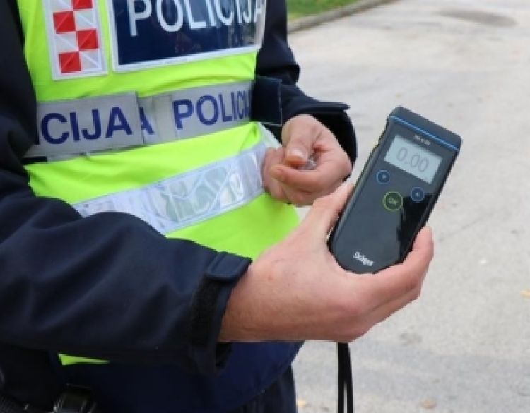 Zatečen u prometu bez dokumenata i pod utjecajem alkohola