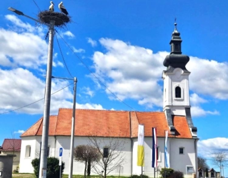 Grad Požega župi sv. Kuzme i Damjana odobrio 10.000 eura za unutrašnje uređenje župne crkve u Kuzmici
