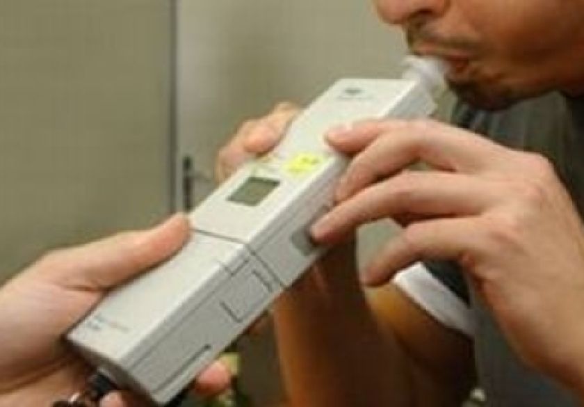 Pod utjecajem alkohola od preko 1,5 promila upravljali vozilima - 24-godišnjak i 44-godišnjak u Požegi završili sa smještajem u policiji