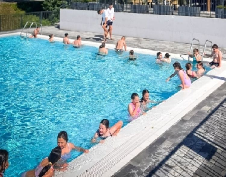 Započela škola plivanja u sklopu projekta „Igraj, uči, rasti – požeško-slavonski program za djecu“