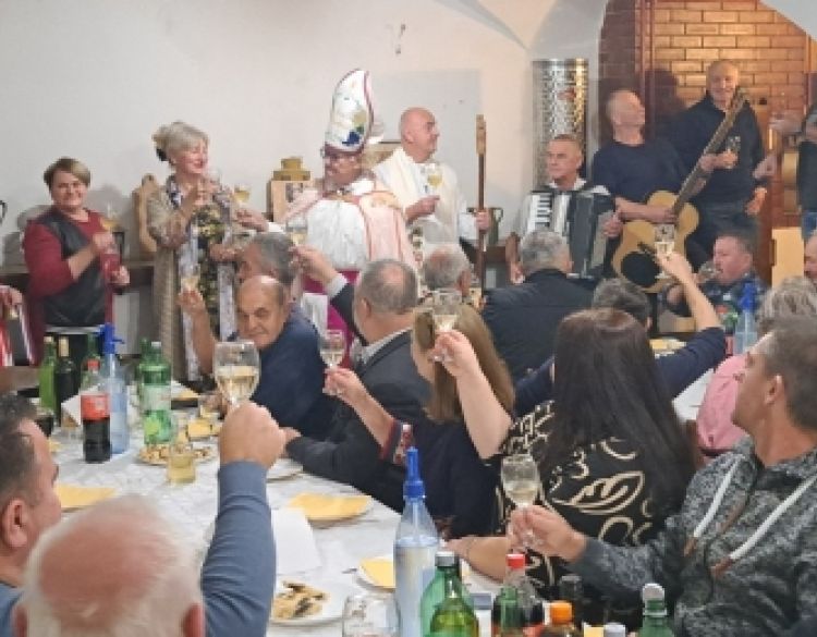 Proslavljeno Martinje u Požegi uz tradicionalni obred krštenja mošta sa vinskim kardinalom