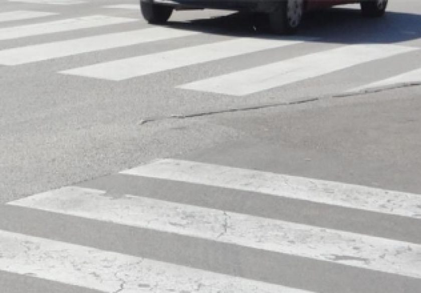 Dogodile su se 4 prometne i 2 bijega vozača - a 35-godišnji vozač teretnog vozila sa alkoholom udario u automobil koji se zaustavio radi pješaka na zebri