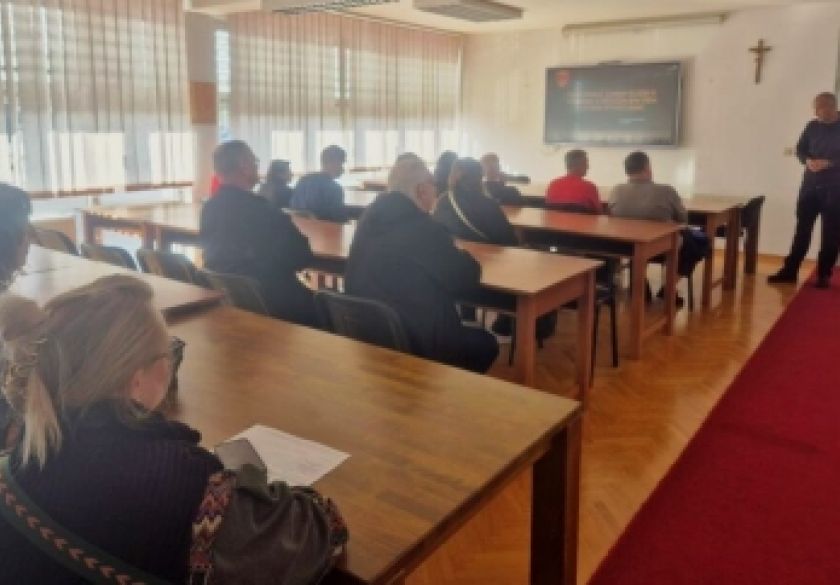 Vatrogasci JVP Požega educirali članove Udruge slijepih o sigurnosti i postupanju u kriznim situacijama