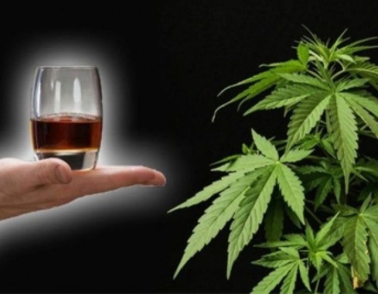 Na ulasku u kružni tok u Požegi 25-godišnja vozačica udarila u zaustavljeni automobil - imala alkohol 1,73 promila i pod utjecajem droge